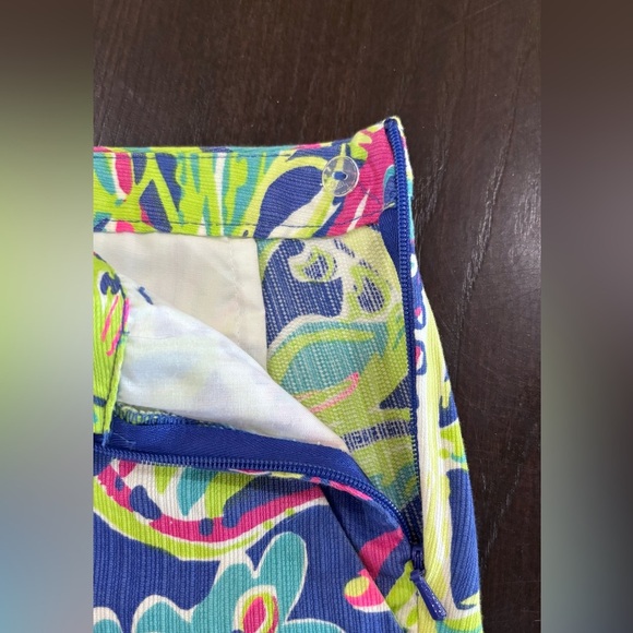 Lilly Pulitzer Size 0 Multicolored Floral Print Design Scalloped Hem Shorts - Picture 3 of 12